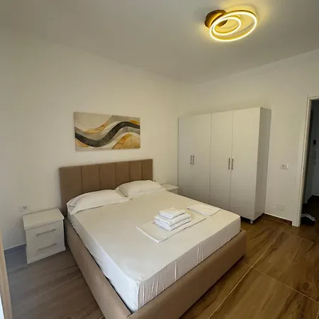 Veya * Sarandë